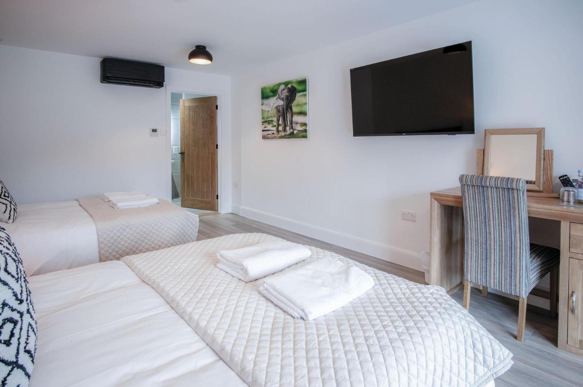Suite 3 - Sleeping Giant Hotel - Pen Y Cae Inn Brecon Bagian luar foto